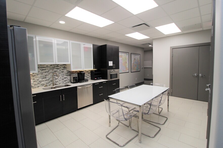 More Photos Of 418 Village Dr, Murphy Medical For Sale