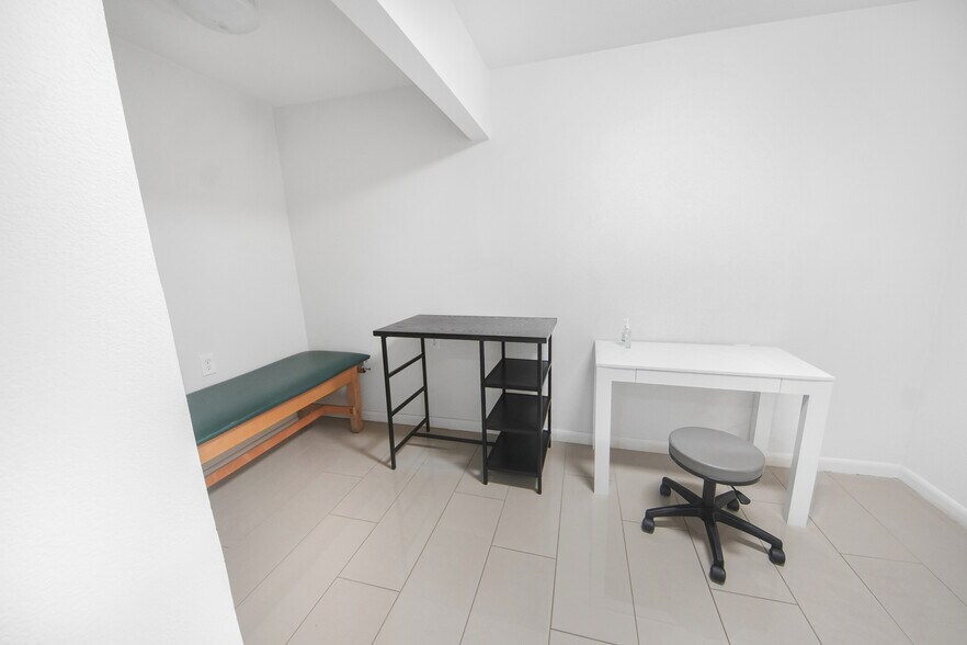 More Photos Of 7030 Bretshire Dr, Houston Medical For Sale