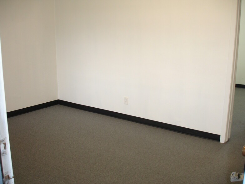 More Photos Of 1022 Pasadena Blvd, Pasadena Medical For Lease