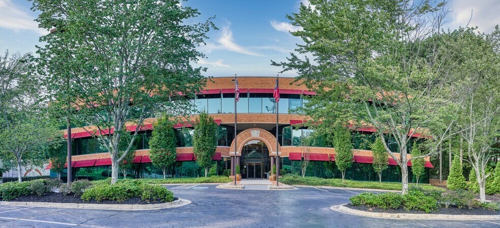 More Photos Of 9755 Dogwood Rd, Roswell Office For Lease