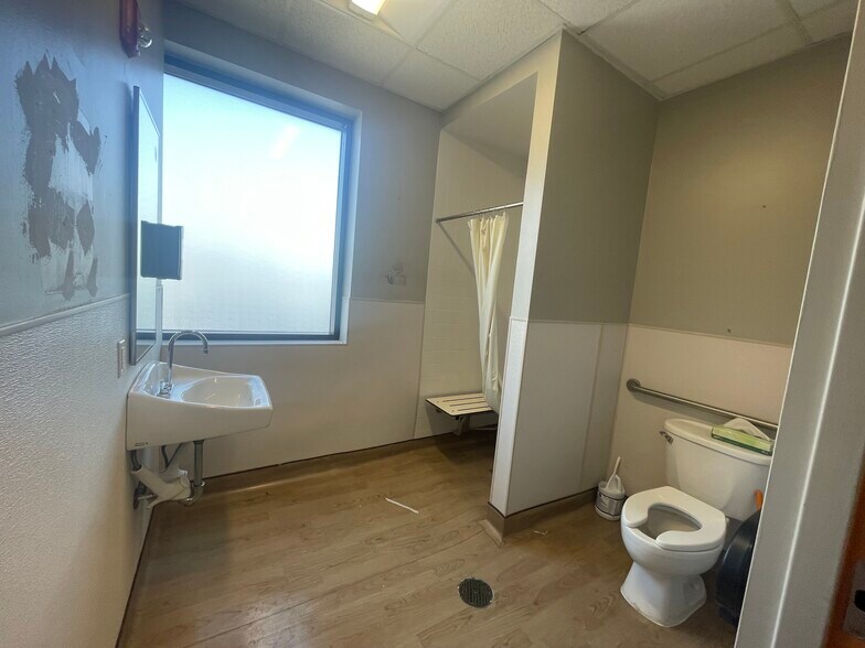 More Photos Of 1515 Jarret Pl, Bronx Hospital For Lease