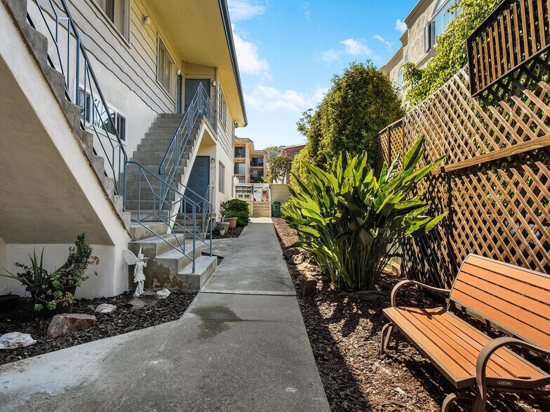 More Photos Of 375-381 Rosecrans St, San Diego Apartments For Sale