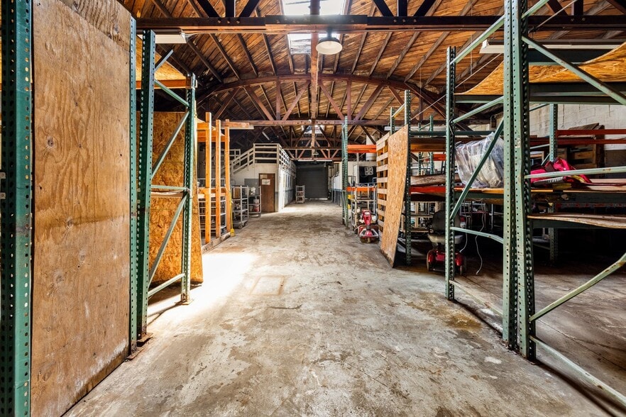 More Photos Of 5417 Adeline St, Oakland Auto Repair For Sale