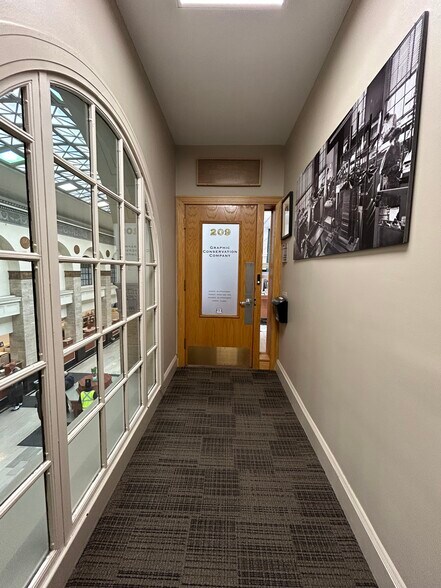 More Photos Of 840 S Oak Park Ave, Oak Park Office For Sale
