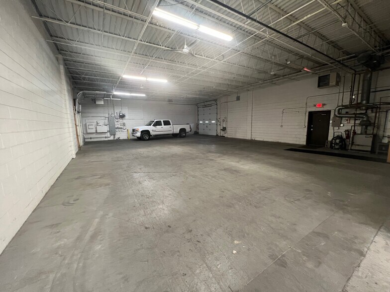 More Photos Of 1642 Carroll Ave, Saint Paul Light Manufacturing For Lease