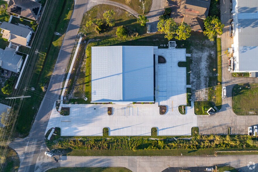 More Photos Of 7211 Waelti Dr, Melbourne Freestanding For Sale