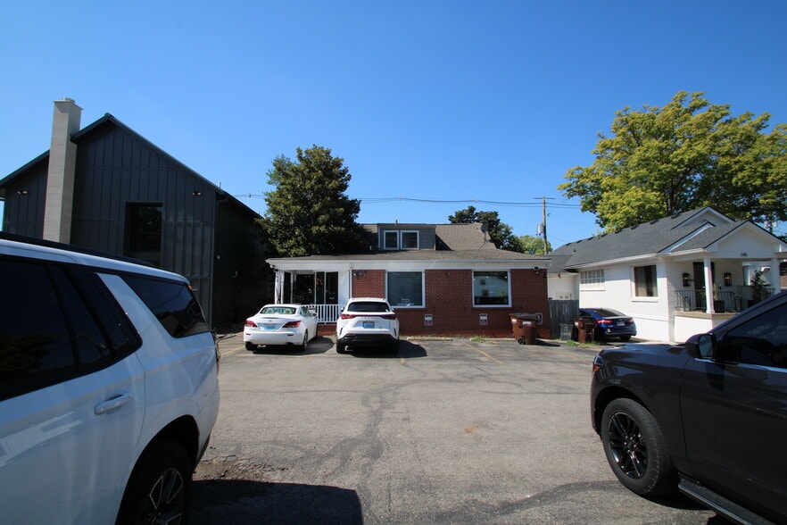 More Photos Of 143 Chenoweth Ln, Louisville Freestanding For Lease