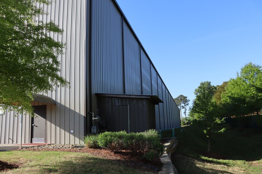 More Photos Of 7235 Bonnyshire Dr, Chattanooga Industrial For Sale