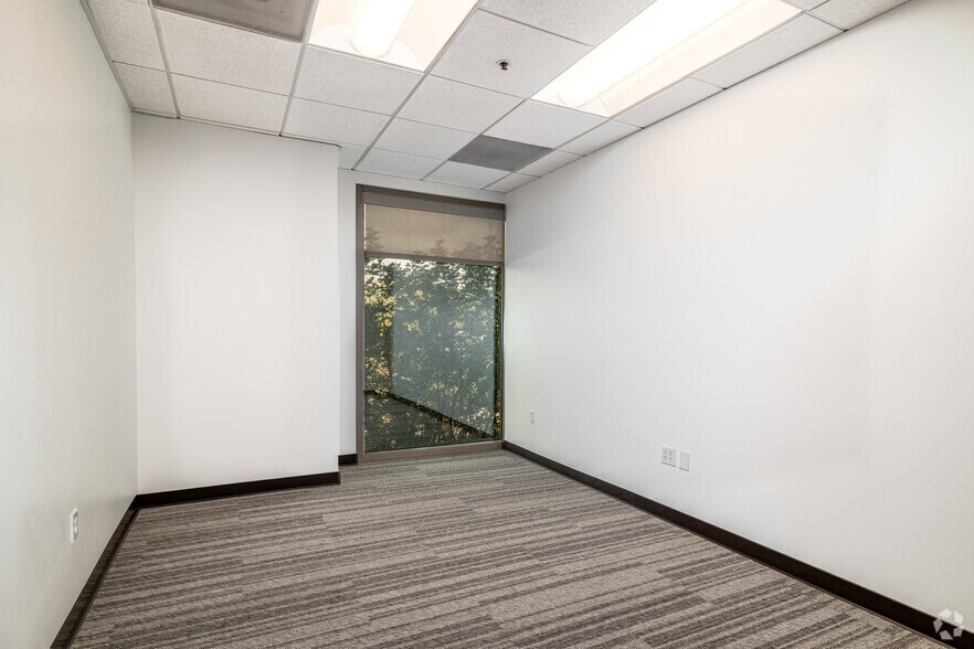 More Photos Of 27101-27201 Puerta Real, Mission Viejo Unknown For Lease