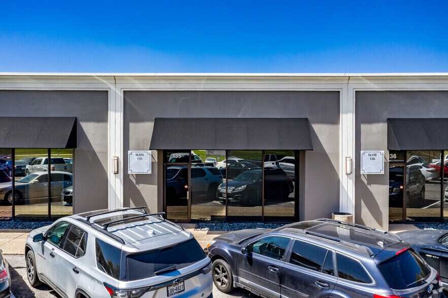 More Photos Of 3700 Fredericksburg Rd, San Antonio General Retail For Lease