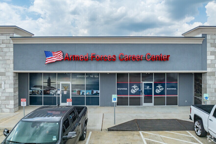 More Photos Of 239 W Tidwell Rd, Houston Storefront Retail Office For Lease