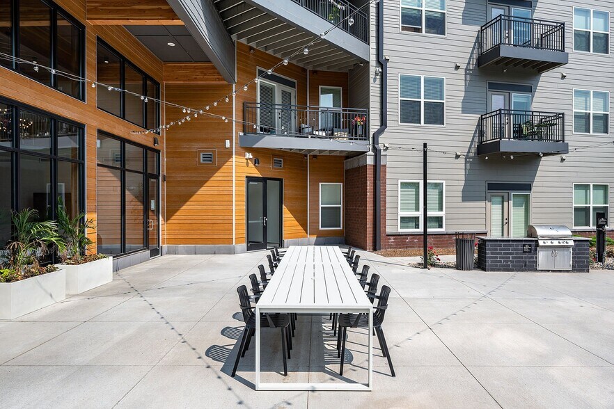 More Photos Of 400 Truesdell Ave, La Porte Apartments For Lease
