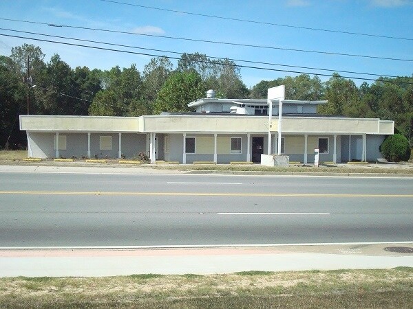 More Photos Of 320 N Duval St, Claxton Restaurant For Sale
