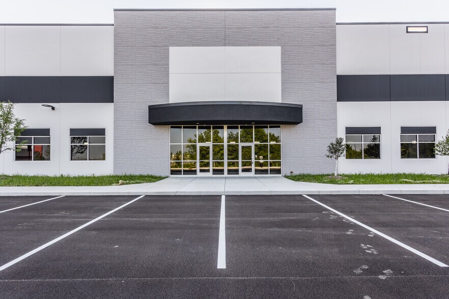 More Photos Of 703 N Graham Rd, Greenwood Distribution For Sale