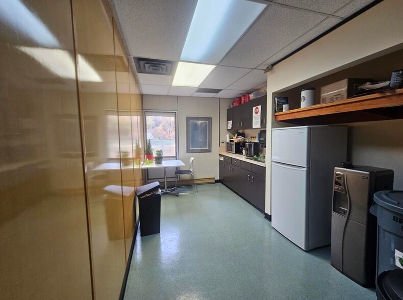 More Photos Of 505 4th Av, Prince George Office For Lease