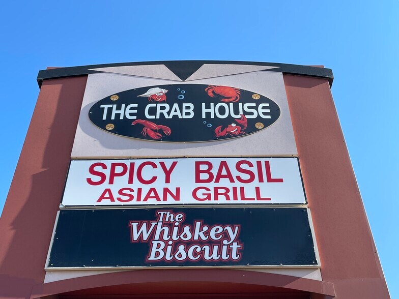 More Photos Of 3299 S Broadway, Englewood Freestanding For Lease