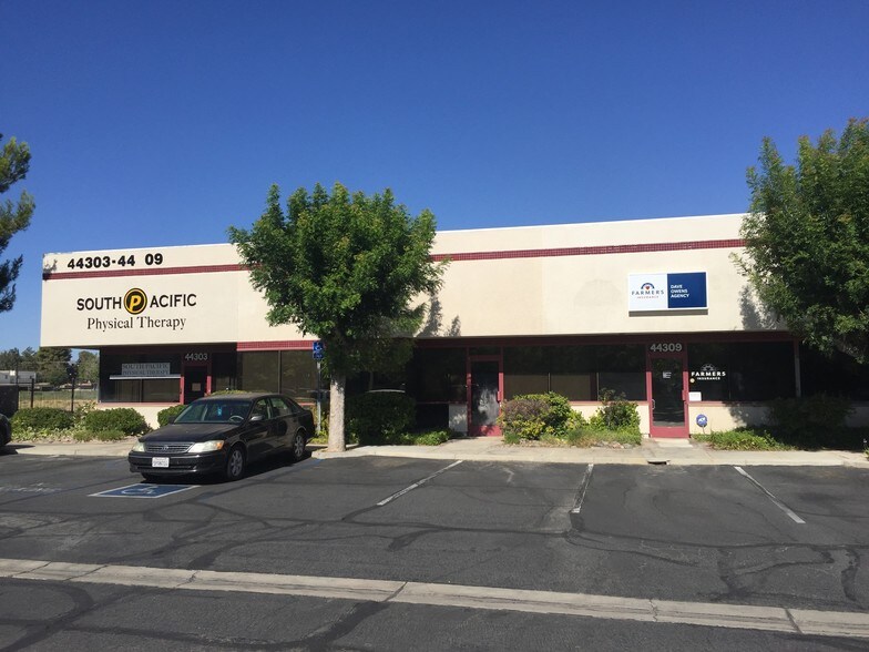 More Photos Of 44300 Lowtree Ave, Lancaster Office For Sale