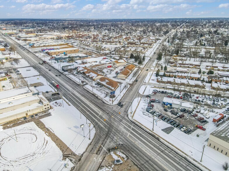 More Photos Of 25985 Groesbeck Rd, Warren Auto Repair For Sale