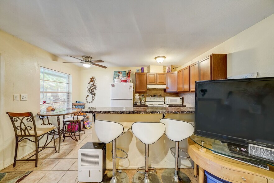 More Photos Of 3017 49th St S, Gulfport Apartments For Sale