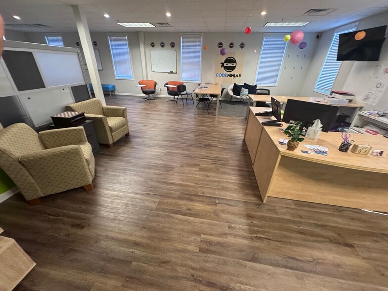More Photos Of 3142 Golf Ridge Blvd, Douglasville Office For Lease