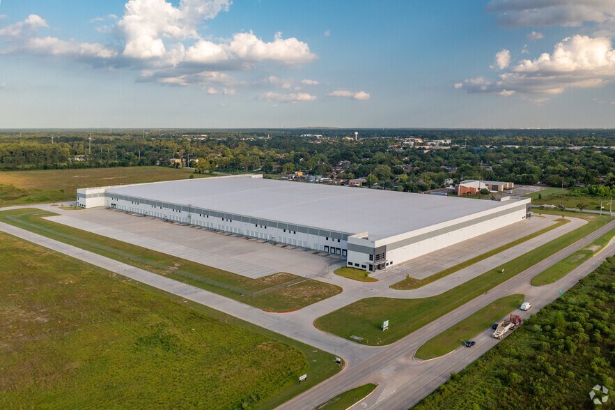 More Photos Of 13300 John F Kennedy Blvd, Houston Distribution For Lease