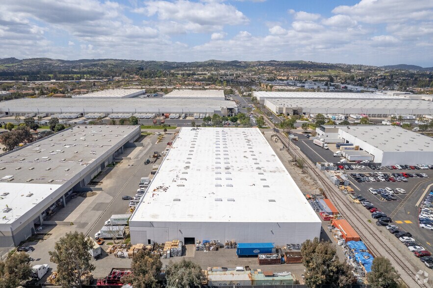 More Photos Of 13941 Norton Ave, Chino Warehouse For Lease