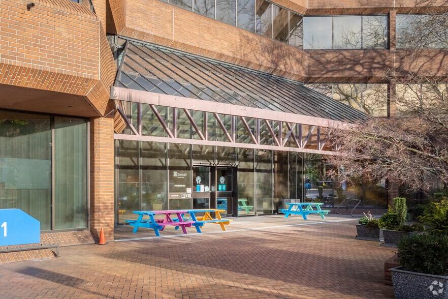 More Photos Of 1441 Creekside Dr, Vancouver Office For Lease