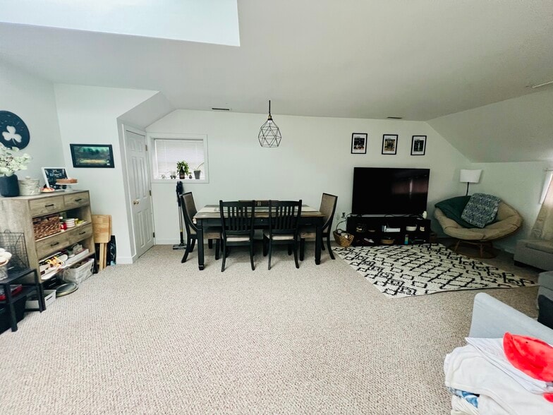 More Photos Of 36 Dr Foote Rd, Colchester Flex For Sale