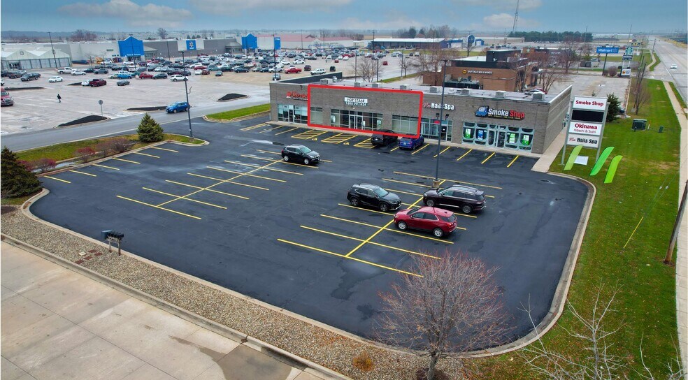 Primary Photo Of 1710 E Jackson St, Macomb Storefront For Lease