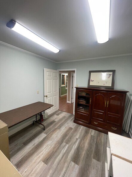 More Photos Of 455 E Highway 324, Rock Hill Showroom For Lease