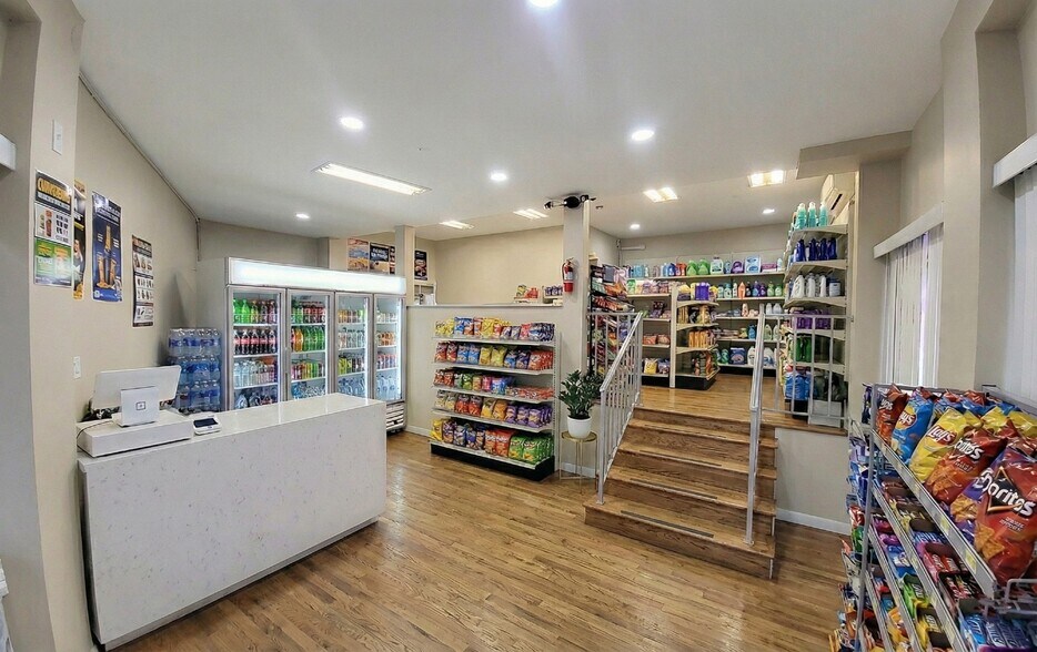 More Photos Of 554-560 E 18th St, Paterson Storefront Retail Residential For Lease