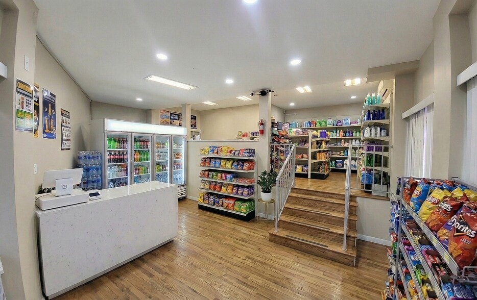 More Photos Of 554-560 E 18th St, Paterson Storefront Retail Residential For Lease