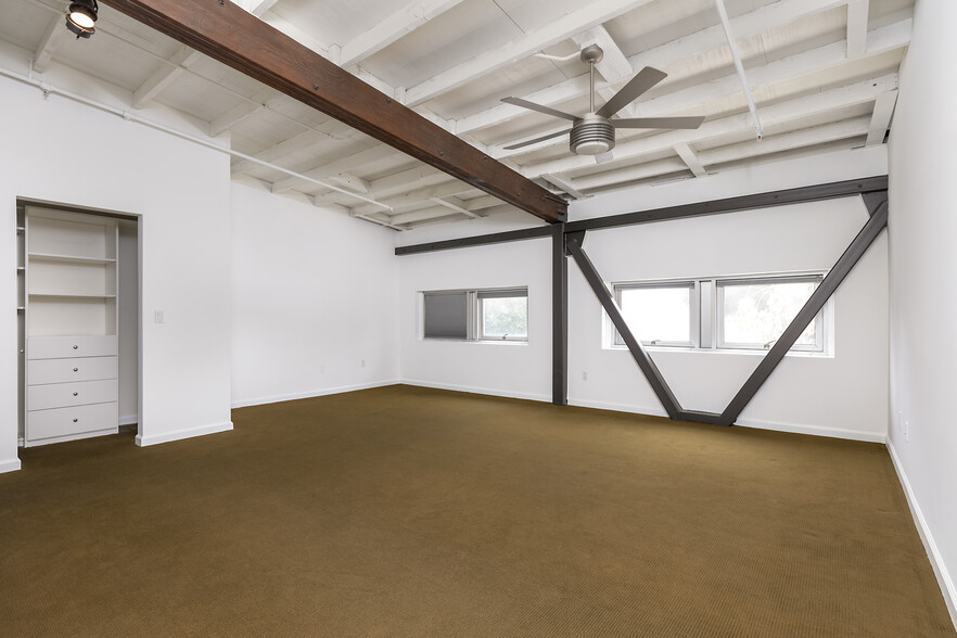 More Photos Of 2100 Abbot Kinney Blvd, Venice Office For Lease