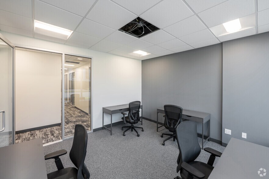 More Photos Of 1051 Franklin Ave, Garden City Office For Sale