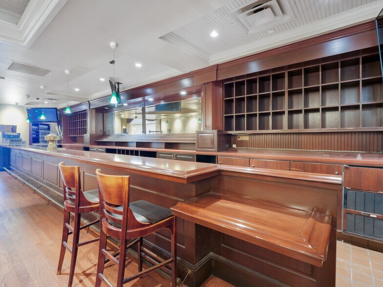 More Photos Of 1100 S Flower St, Los Angeles Office For Lease