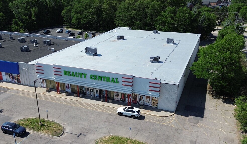 More Photos Of 35150 Central City Pky, Westland Freestanding For Lease