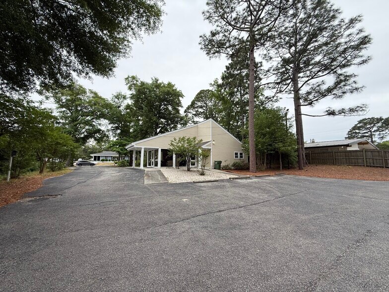 More Photos Of 1505 Medical Center Dr, Wilmington Medical For Sale