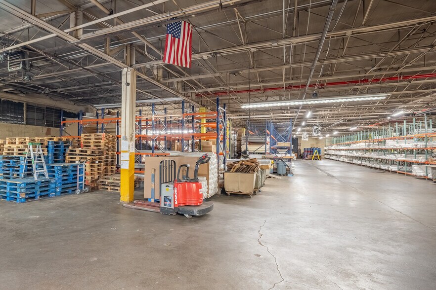 More Photos Of 8950 127th St, Richmond Hill Warehouse For Sale