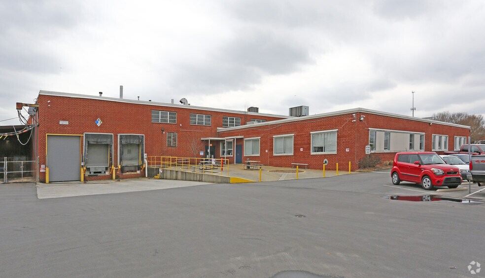 More Photos Of 9415 Pioneer Ave, Charlotte Warehouse For Lease
