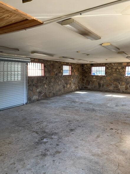 More Photos Of 846 Ellis St, Roswell Storefront Retail Office For Lease