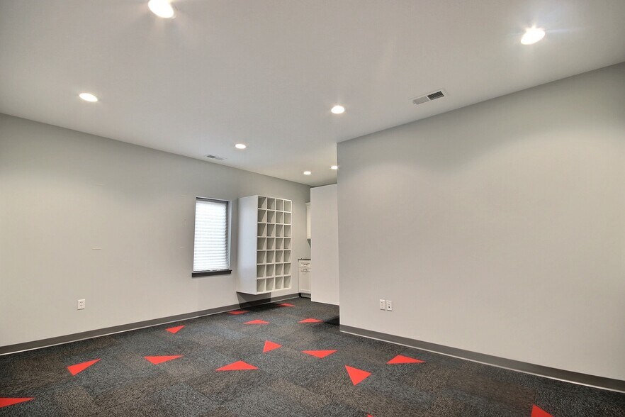 More Photos Of 2379 N Main St, Bluffton Loft Creative Space For Sale