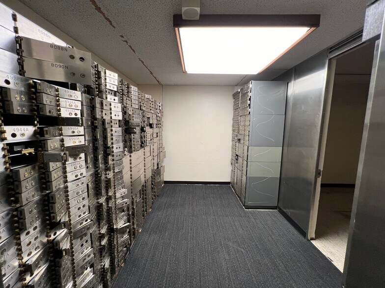 More Photos Of 2925 Scott Blvd, Santa Clara Bank For Lease