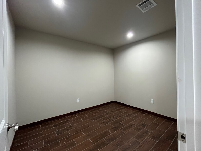 More Photos Of 8420 E Hwy 67, Alvarado Unknown For Lease