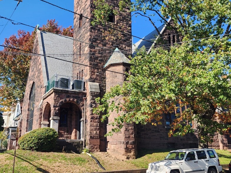 More Photos Of 433 Park Ave, Paterson Religious Facility For Sale