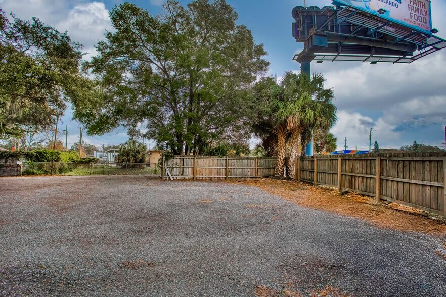 More Photos Of 4401 Edgewater Dr, Orlando Freestanding For Lease