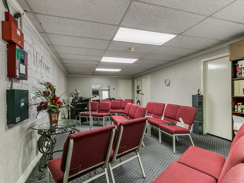 More Photos Of 809 SW 4th St, Moore Religious Facility For Sale