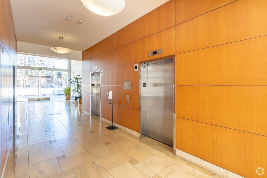 More Photos Of 100 Oceangate, Long Beach Office For Lease