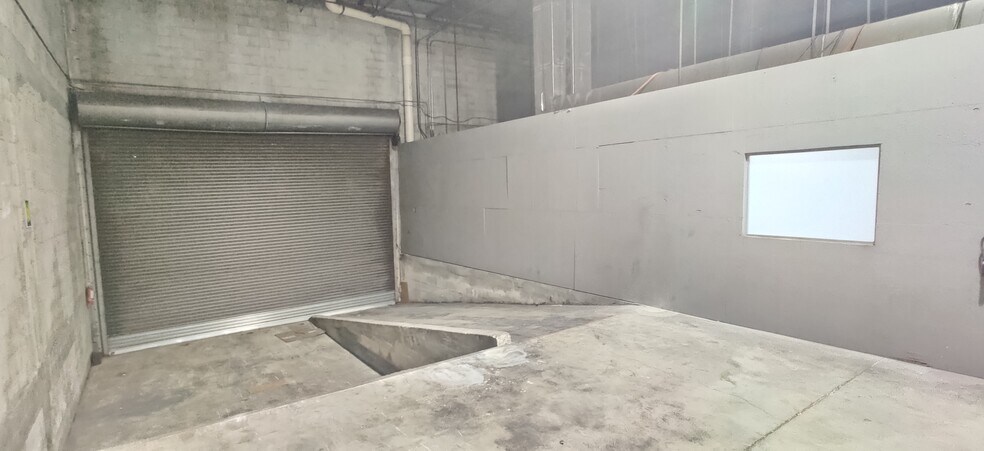 More Photos Of 8292 NW 14th St, Doral Warehouse For Lease