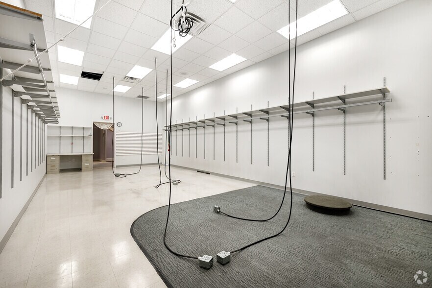 More Photos Of 1260-1270 S La Cienega Blvd, Los Angeles Unknown For Lease