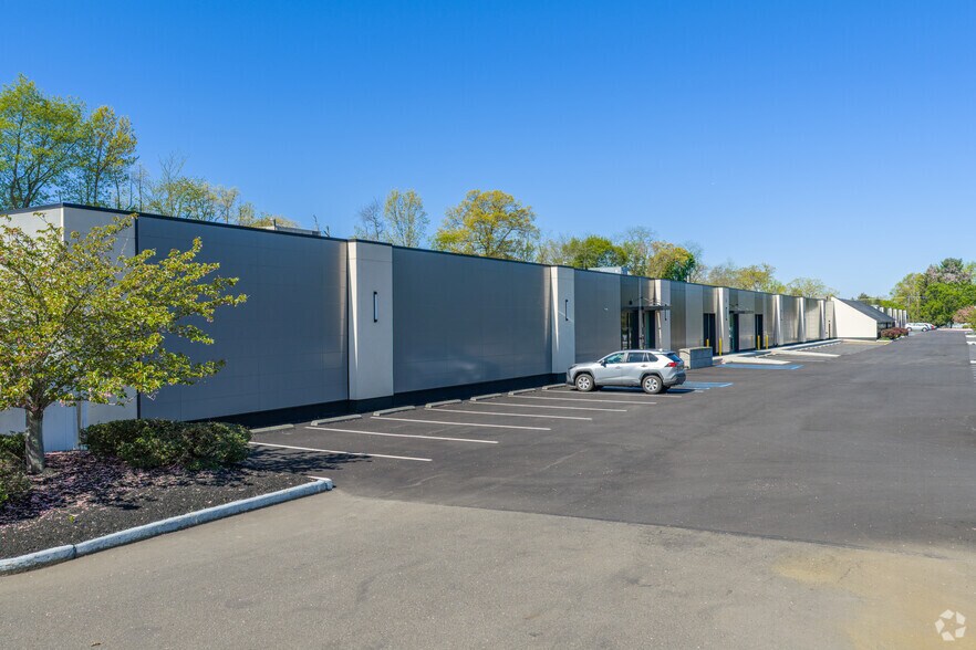 More Photos Of 1 Electronics Dr, Hamilton Warehouse For Lease